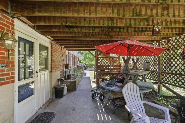 34 HOLLOW HORN RD, Erwinna, PA 18920