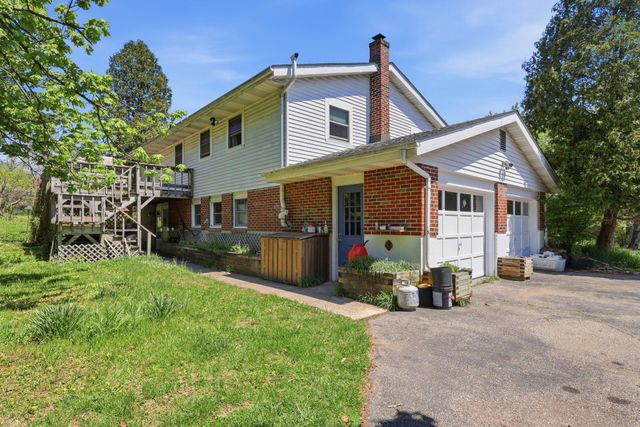 34 HOLLOW HORN RD, Erwinna, PA 18920
