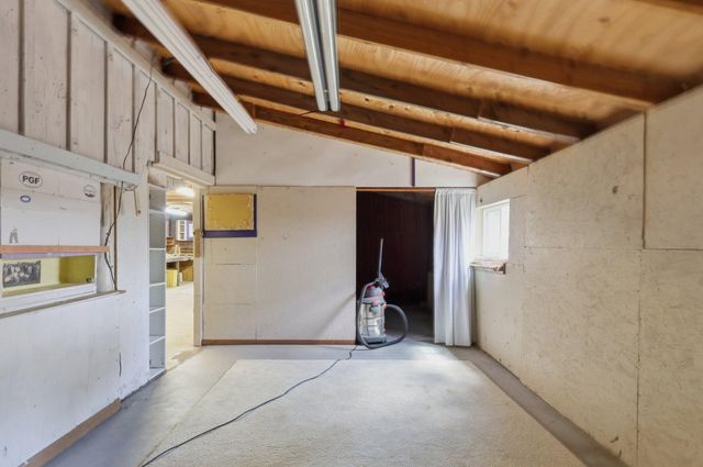 34 HOLLOW HORN RD, Erwinna, PA 18920