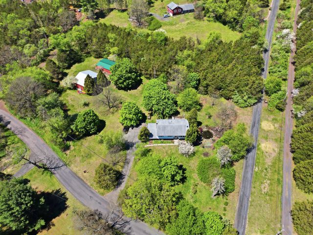 34 HOLLOW HORN RD, Erwinna, PA 18920