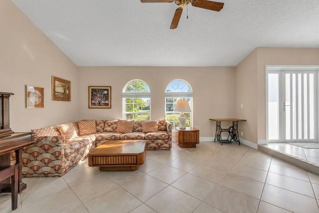 895 NW 110th Lane, Coral Springs, FL 33071