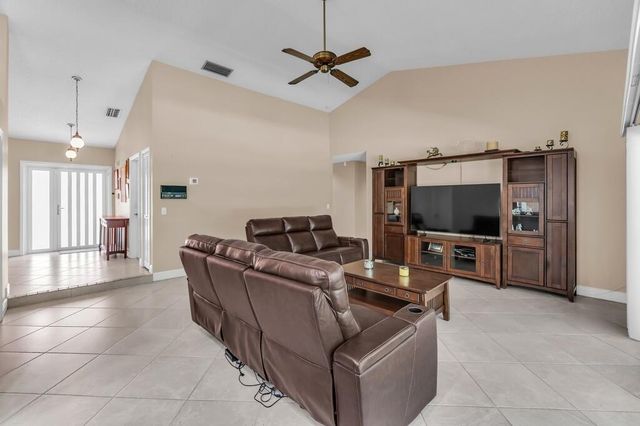 895 NW 110th Lane, Coral Springs, FL 33071