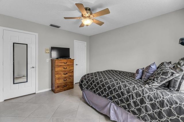 895 NW 110th Lane, Coral Springs, FL 33071