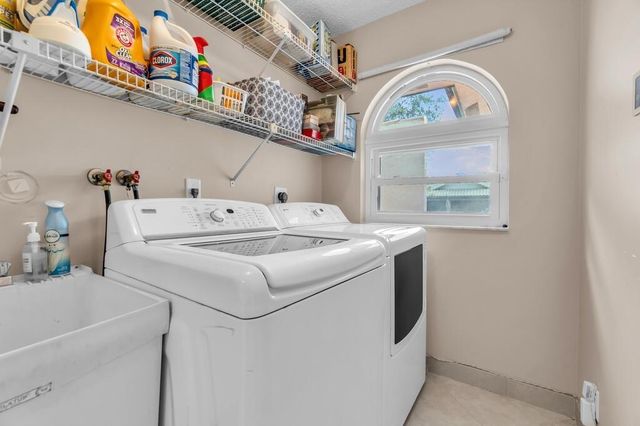 895 NW 110th Lane, Coral Springs, FL 33071