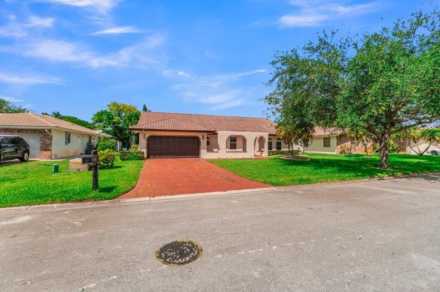 895 NW 110th Lane, Coral Springs, FL 33071
