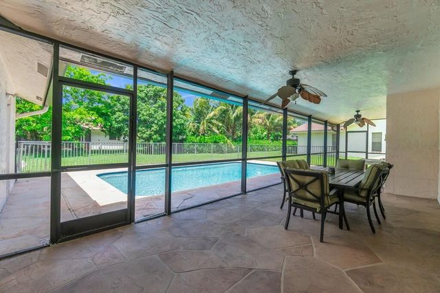895 NW 110th Lane, Coral Springs, FL 33071