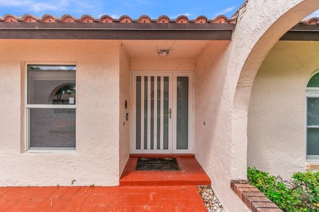 895 NW 110th Lane, Coral Springs, FL 33071