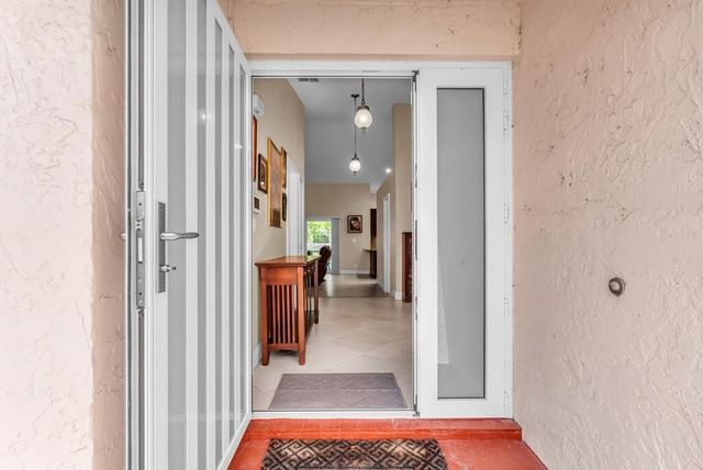 895 NW 110th Lane, Coral Springs, FL 33071