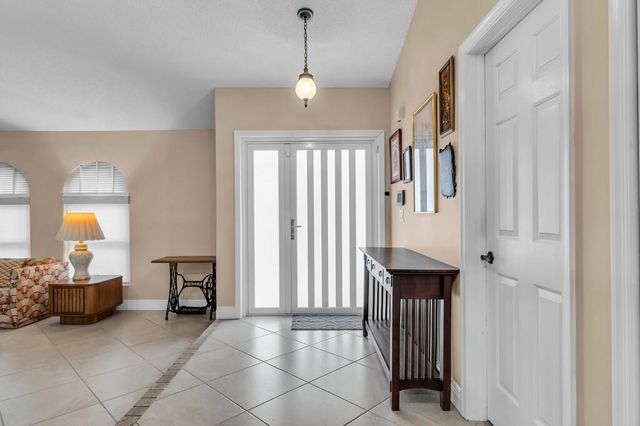 895 NW 110th Lane, Coral Springs, FL 33071
