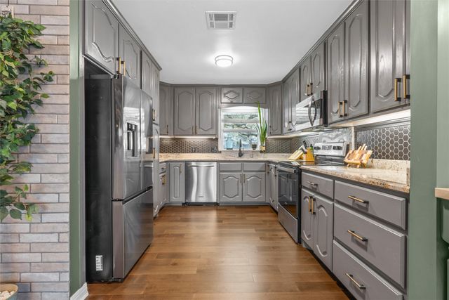 2717 Wooded Acres Drive, Waco, TX 76710