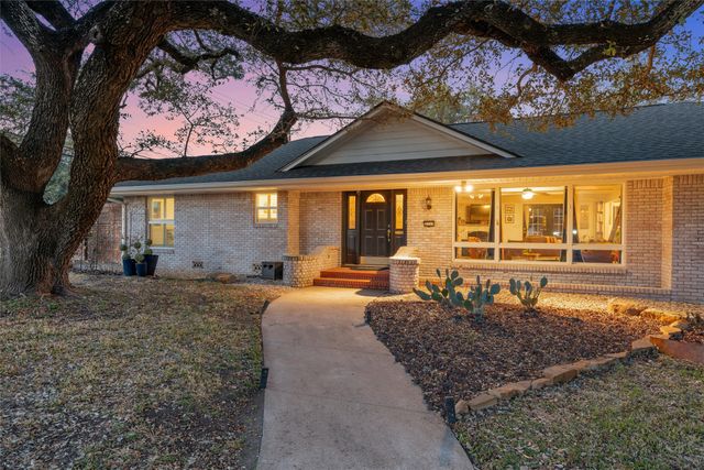 2717 Wooded Acres Drive, Waco, TX 76710