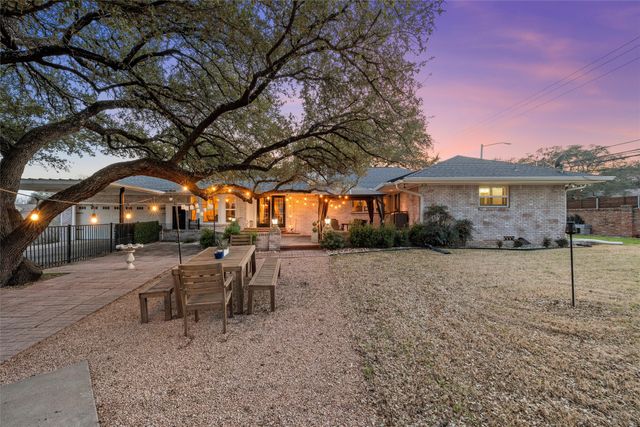 2717 Wooded Acres Drive, Waco, TX 76710