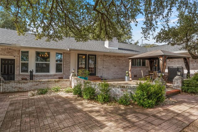 2717 Wooded Acres Drive, Waco, TX 76710
