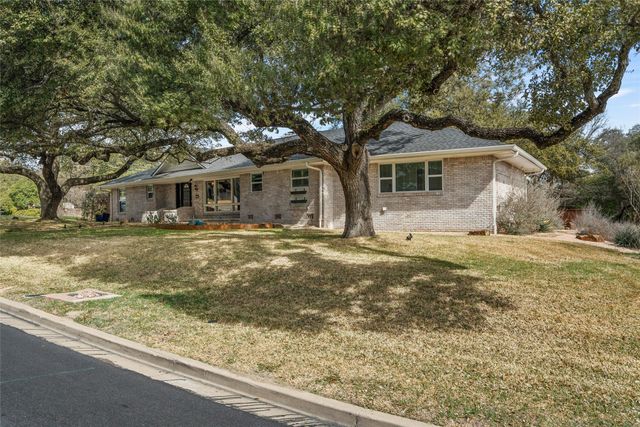 2717 Wooded Acres Drive, Waco, TX 76710