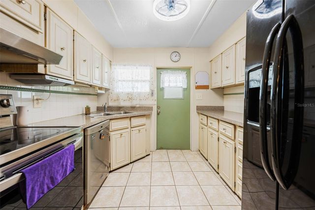 12280 FAIRWAY AVENUE, Brooksville, FL 34613