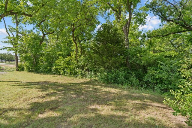 1015 and 1019 Newsom Ranch Way, Azle, TX 76087