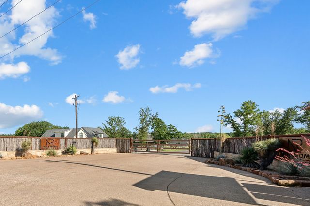 1015 and 1019 Newsom Ranch Way, Azle, TX 76087