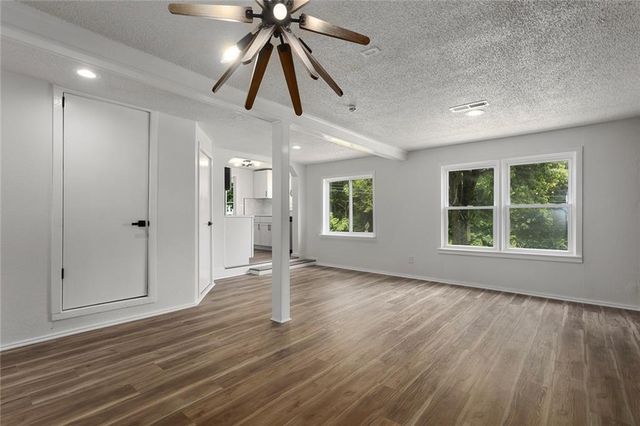 12901 E 61st Street, Kansas City, MO 64133