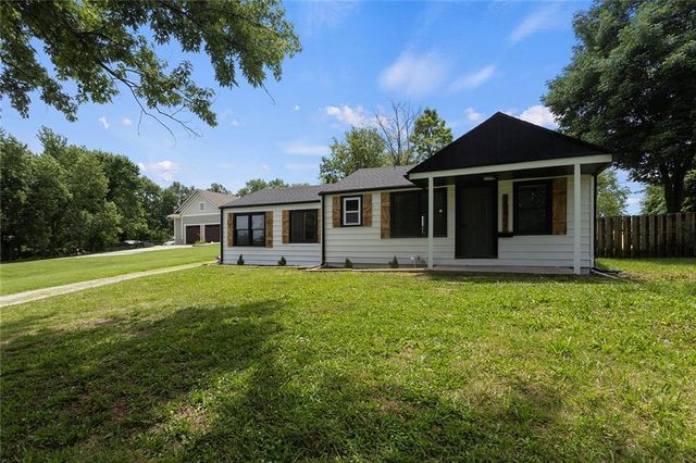 12901 E 61st Street, Kansas City, MO 64133