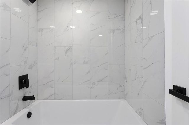 12901 E 61st Street, Kansas City, MO 64133
