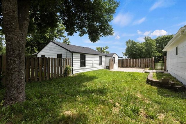 12901 E 61st Street, Kansas City, MO 64133