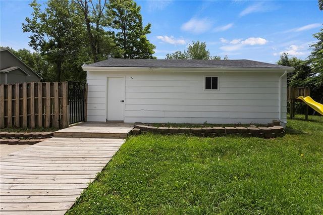 12901 E 61st Street, Kansas City, MO 64133