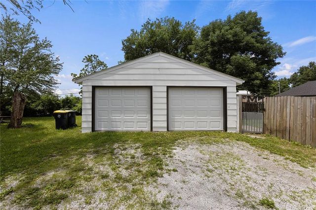 12901 E 61st Street, Kansas City, MO 64133