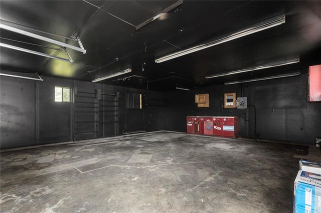 12901 E 61st Street, Kansas City, MO 64133