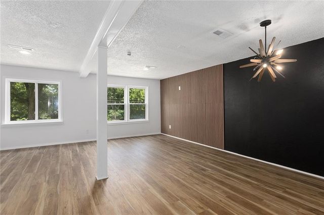 12901 E 61st Street, Kansas City, MO 64133