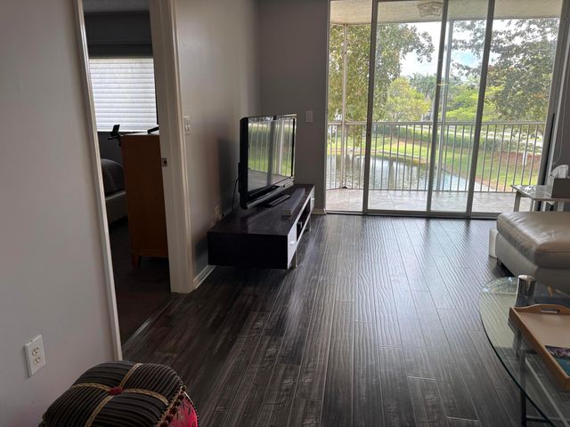 7763 Southampton Terrace 312, Tamarac, FL 33321