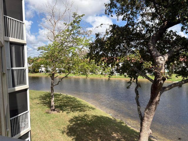 7763 Southampton Terrace 312, Tamarac, FL 33321