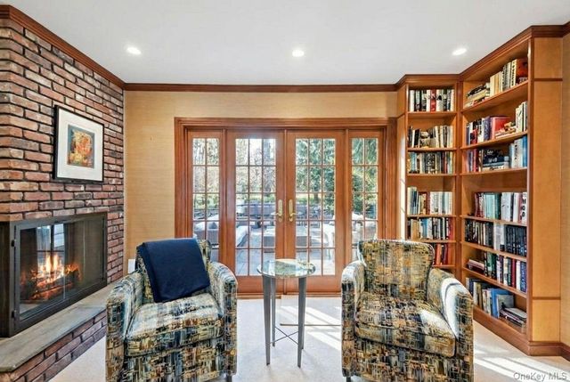 10 Oriole Place, Rye Brook, NY 10573