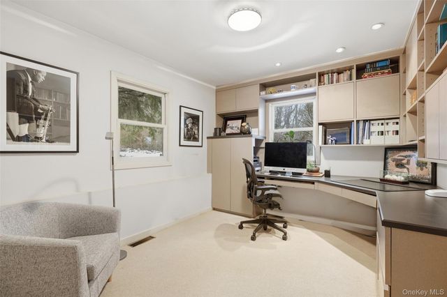 10 Oriole Place, Rye Brook, NY 10573