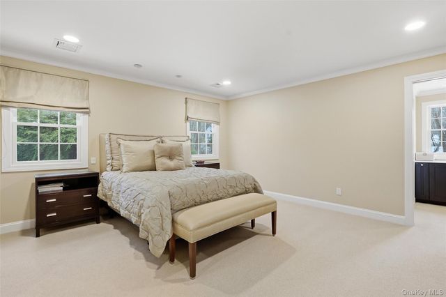 10 Oriole Place, Rye Brook, NY 10573