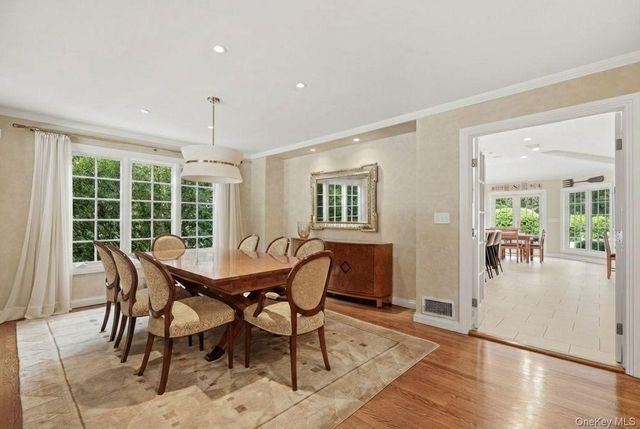 10 Oriole Place, Rye Brook, NY 10573