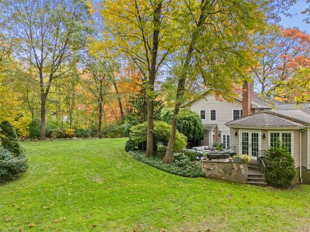 10 Oriole Place, Rye Brook, NY 10573