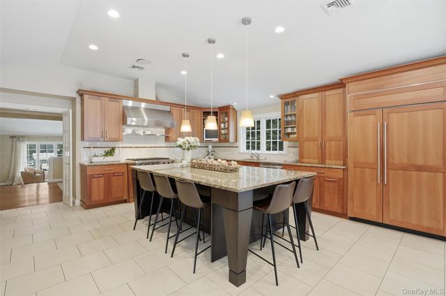 10 Oriole Place, Rye Brook, NY 10573