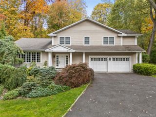 10 Oriole Place, Rye Brook, NY 10573