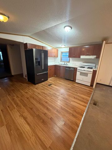 1477 Dove Dr Drive, Columbus, OH 43219