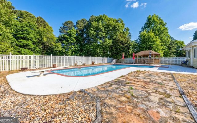 561 Leguin Mill Road, Locust Grove, GA 30248