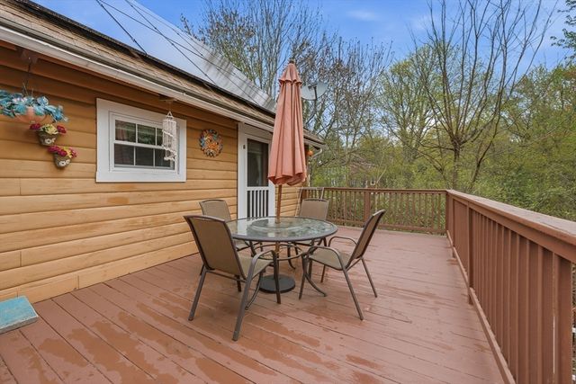 35 Chestnut Dr, Brockton, MA 02301