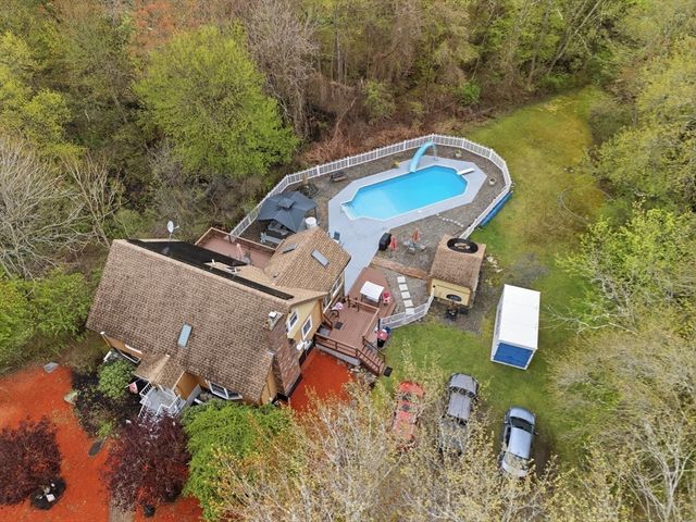 35 Chestnut Dr, Brockton, MA 02301