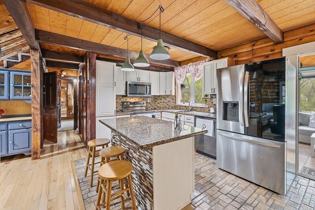 35 Chestnut Dr, Brockton, MA 02301