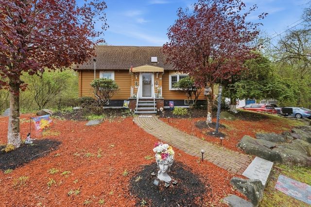 35 Chestnut Dr, Brockton, MA 02301