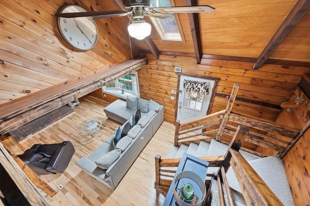 35 Chestnut Dr, Brockton, MA 02301