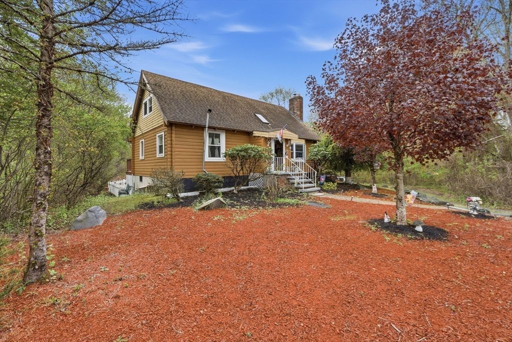 35 Chestnut Dr, Brockton, MA 02301