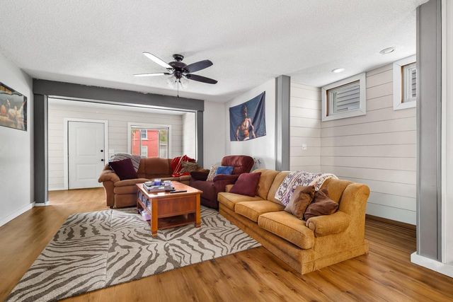 1020 Farnam STREET, La Crosse, WI 54601