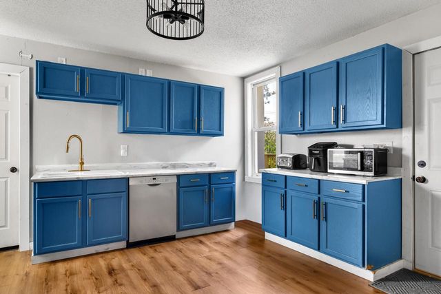 1020 Farnam STREET, La Crosse, WI 54601