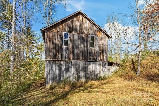 235 Petersburg View Drive, Marshall, NC 28753