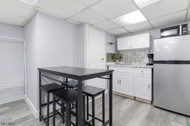 32 Cedar Ave, Elizabeth City, NJ 07202